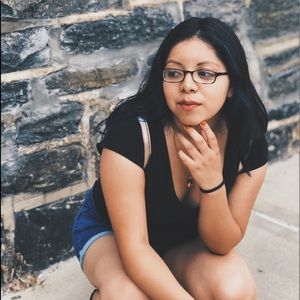 Meet your Posher, Daysi